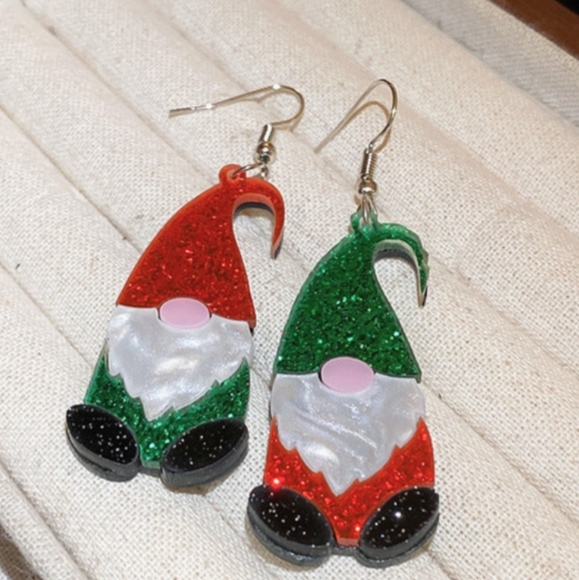Jewelry - Gnome mismatch Christmas season acrylic fish hook drop earrings nwt